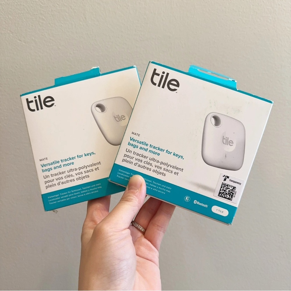 Lots of 2 Tile Mate 2022- 1 Pack- Universal Bluetooth Tracker, Key Finder- NEW
